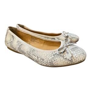 Born Embossed Snakeskin Flat Women size 7